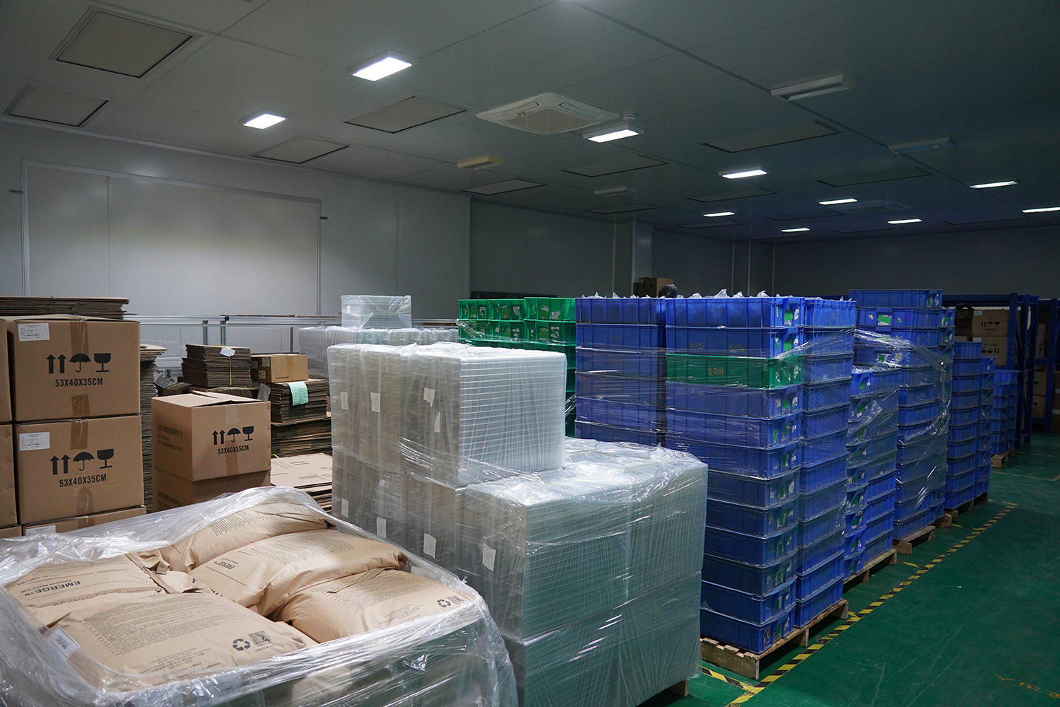Constant temperature and humidity warehouse